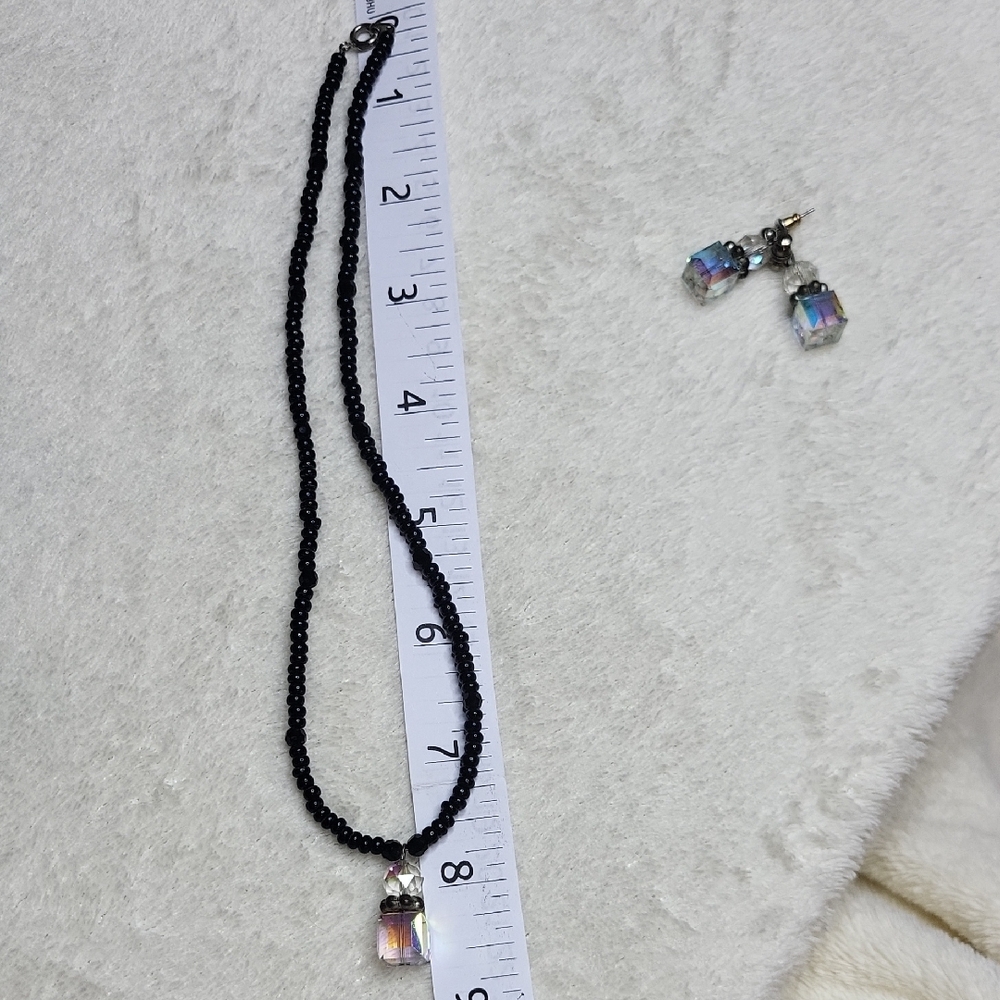Jewlry | Crystal Necklace with Iridescent Pendant |J2 - Picture 8 of 8